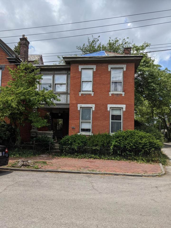 707 6th Street - Photo 1