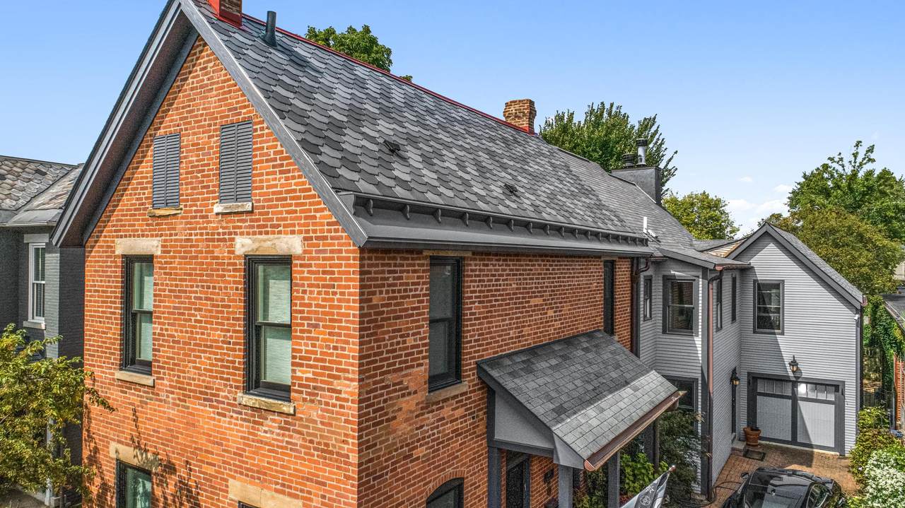 220 Sycamore Street - Photo 1