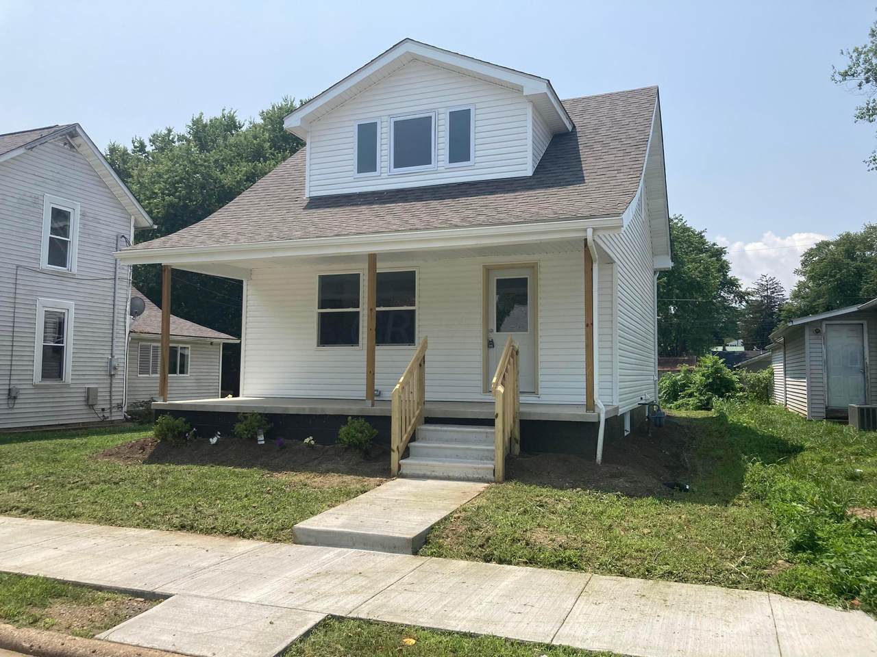 209 Sherman Avenue - Photo 1