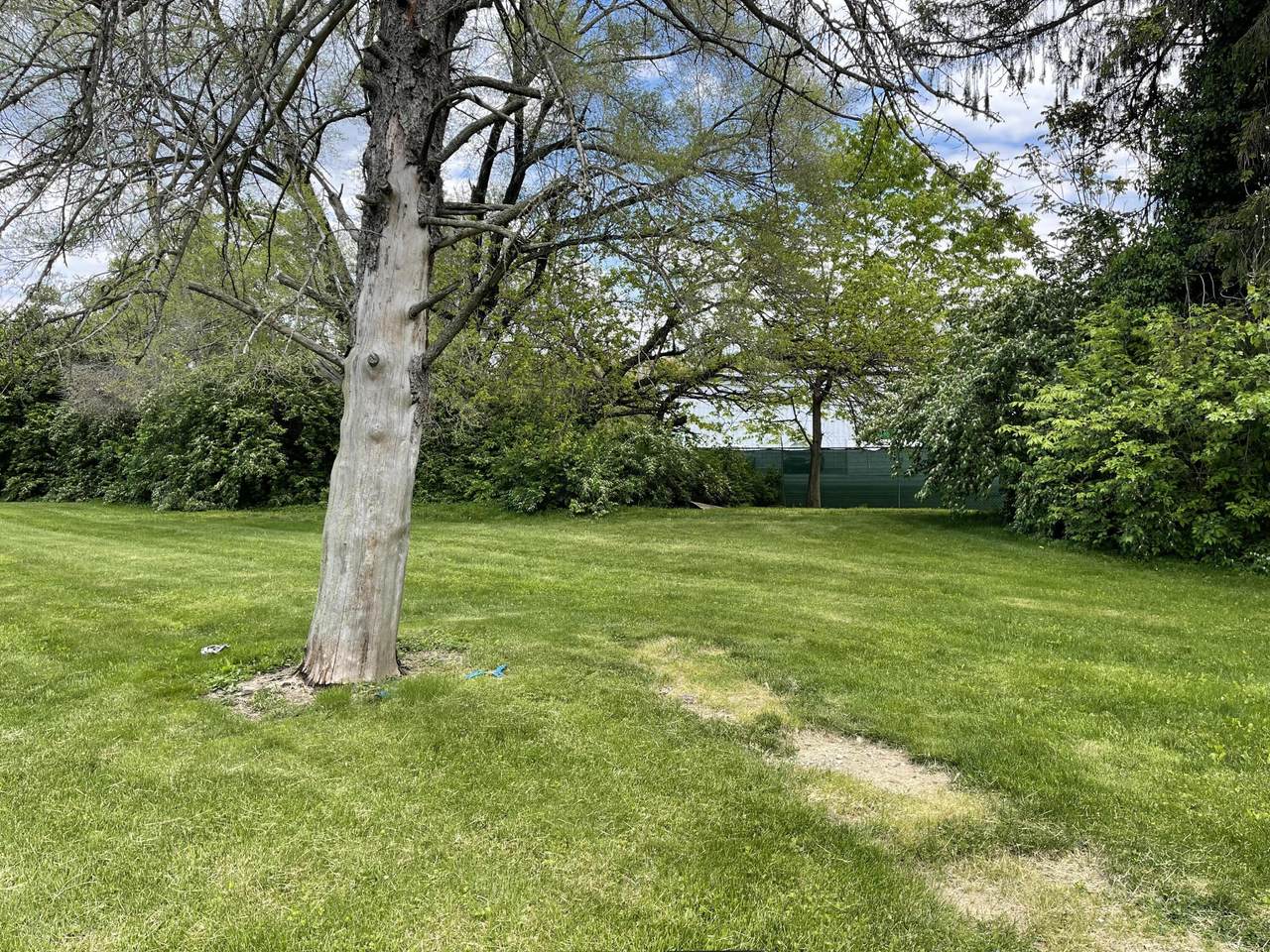 588 Rhoads Avenue - Photo 1