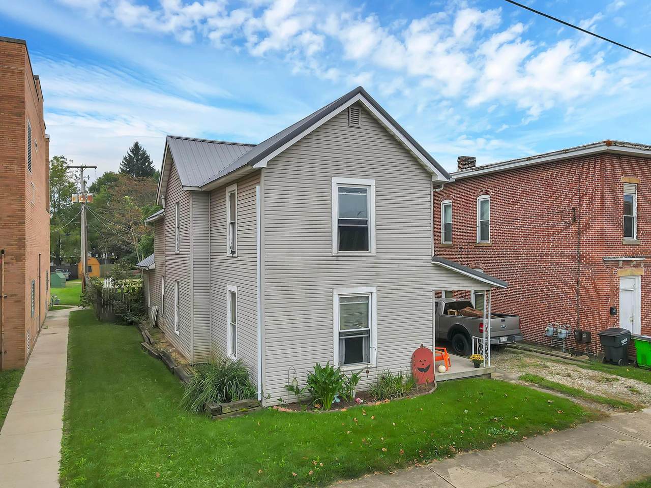 637 Walnut Street - Photo 1
