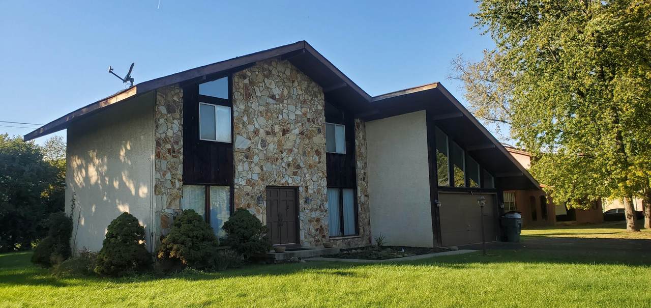 3051 Oak Spring Street - Photo 1