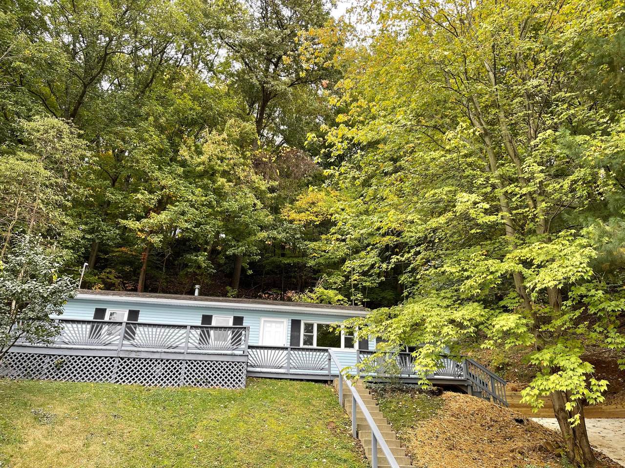424 Leonard Drive - Photo 1