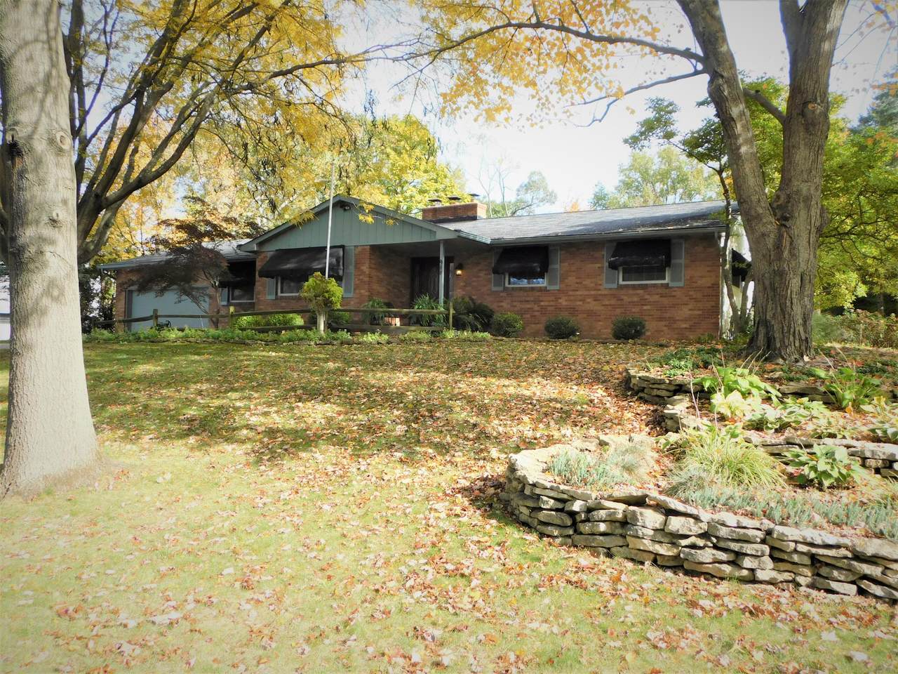988 Plum Ridge - Photo 1