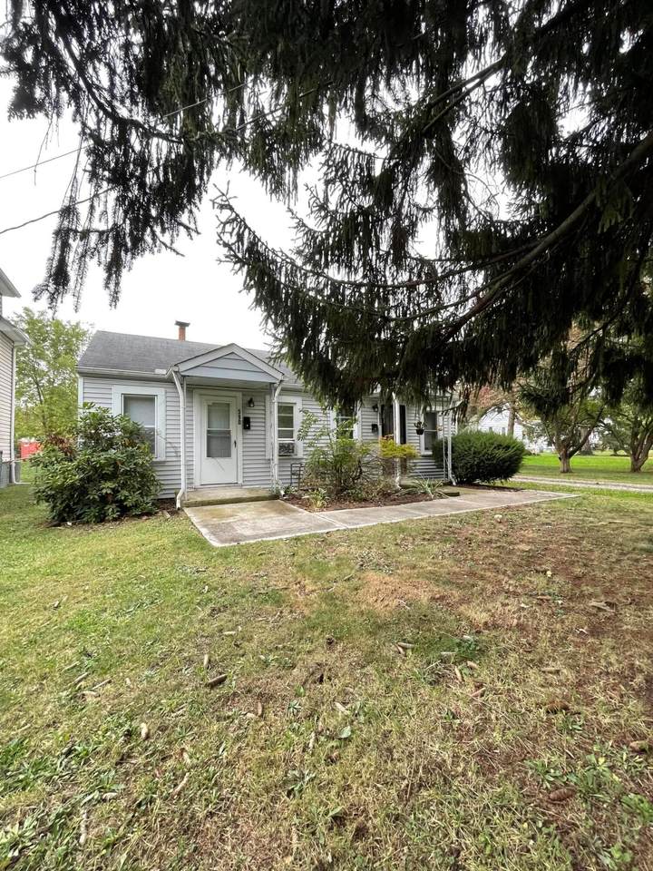 590 Robinwood Avenue - Photo 1