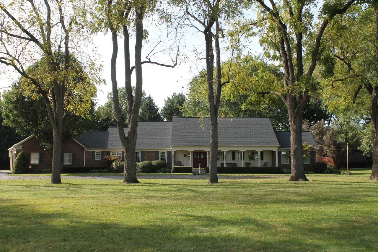 1401 Home Circle Drive - Photo 1