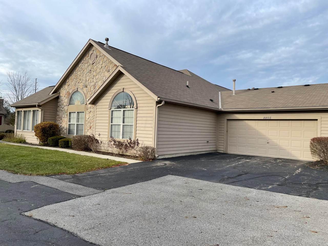 8895 Linksway Drive - Photo 1