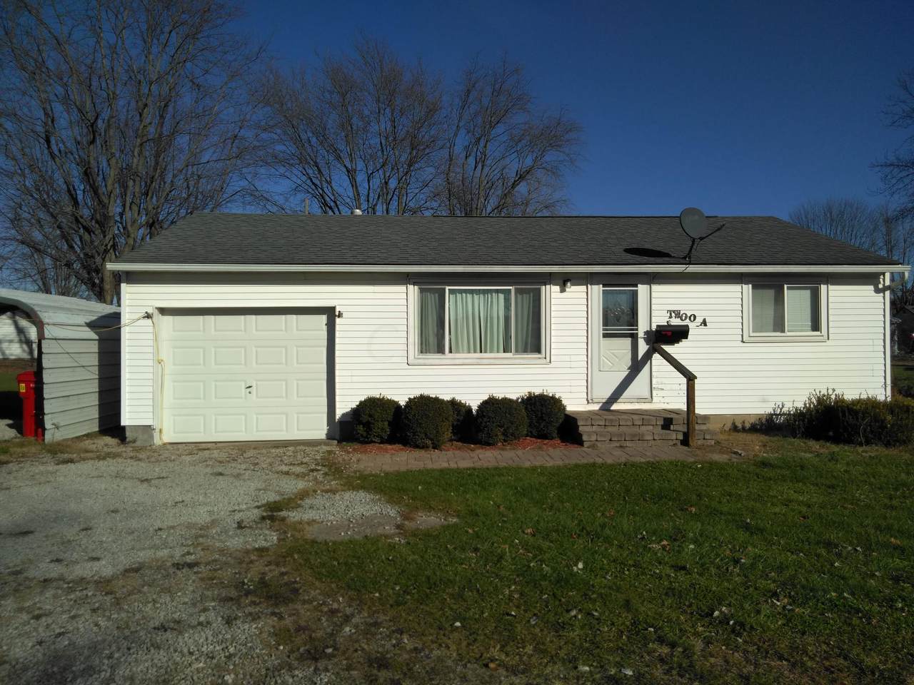 200 Chandler Avenue - Photo 1