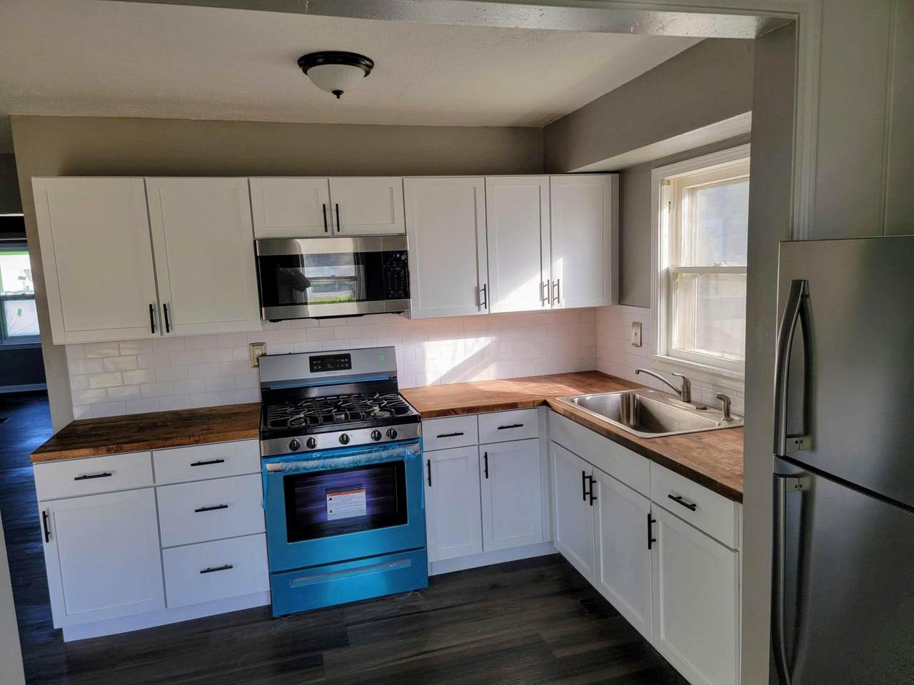 523 Oakley Avenue - Photo 1