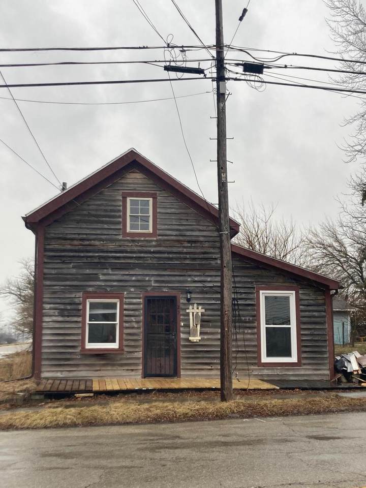 25 Urbana Street - Photo 1