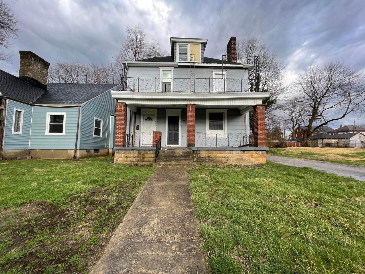 566-568 Fairwood Avenue - Photo 1