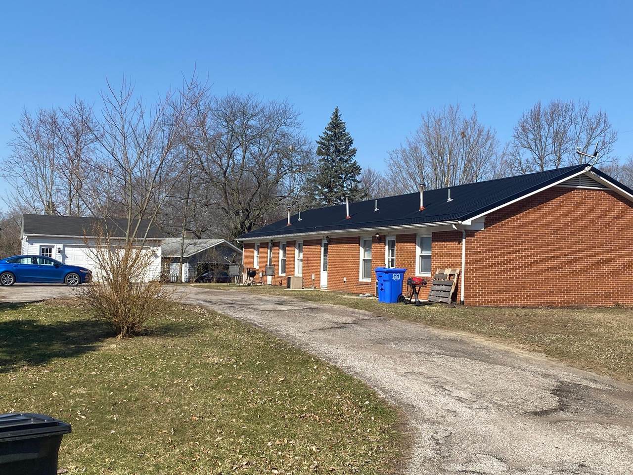 565 Grant Street - Photo 1
