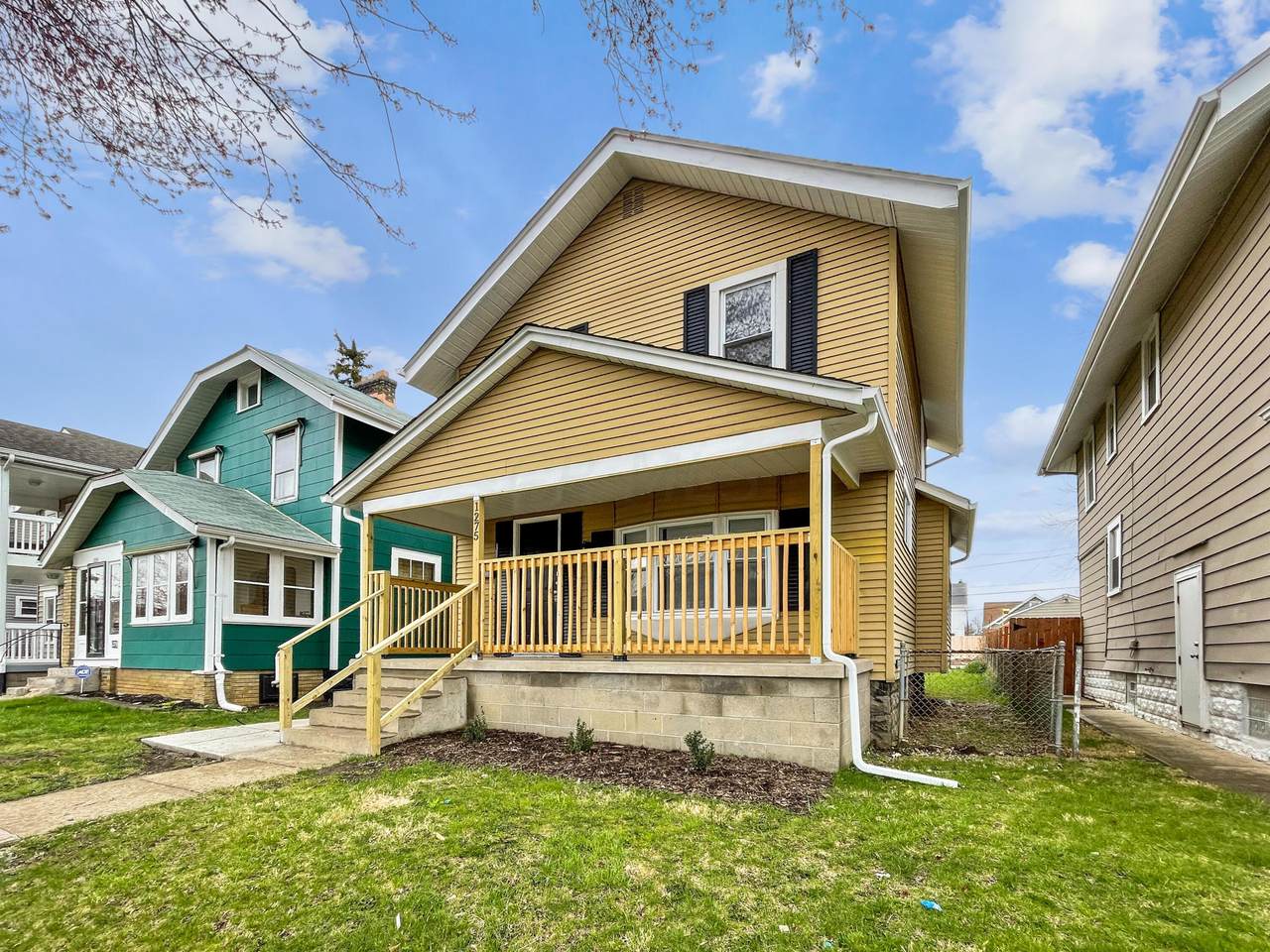 1275 Oakwood Avenue - Photo 1