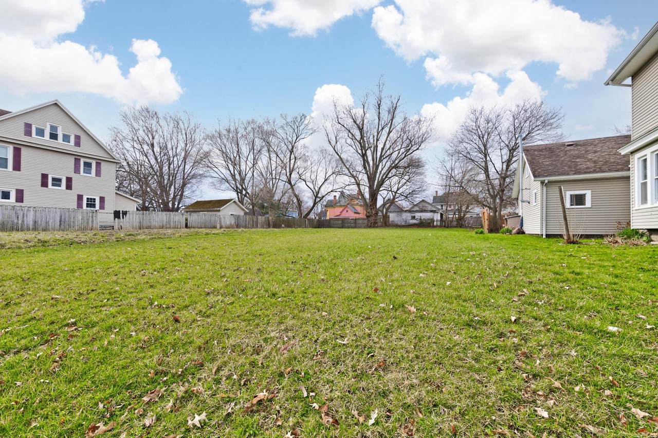 515 Vine Street - Photo 1