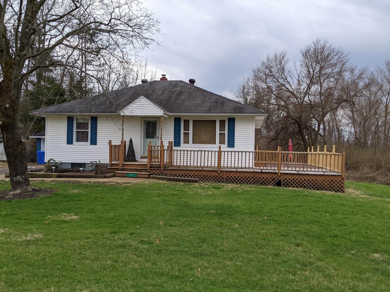 377 Elmcrest Drive - Photo 1