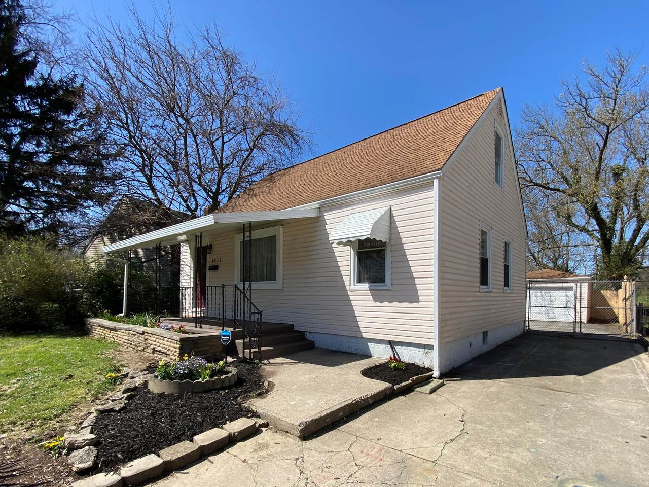 1922 Republic Avenue - Photo 1