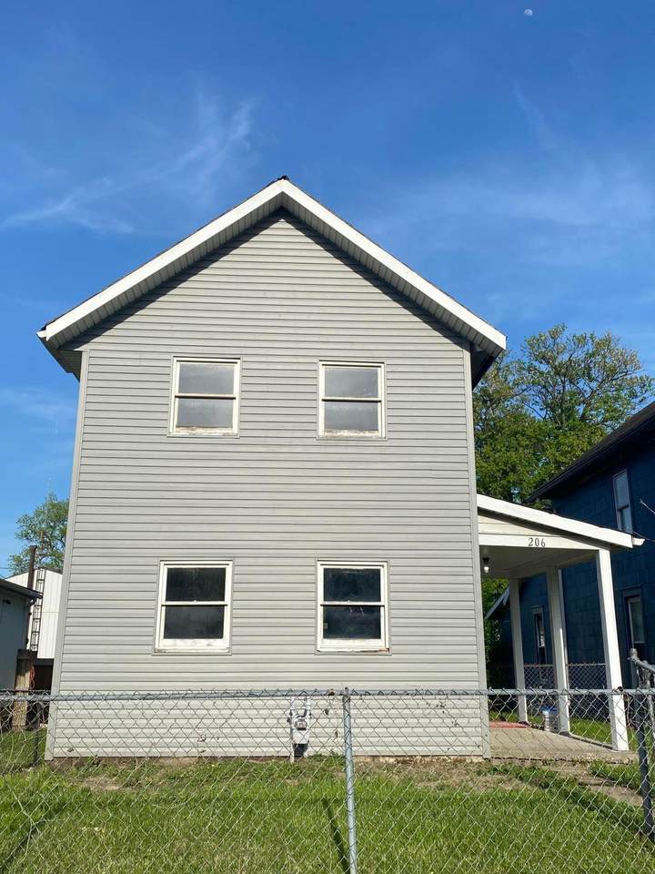 206 Boyleston Avenue - Photo 1