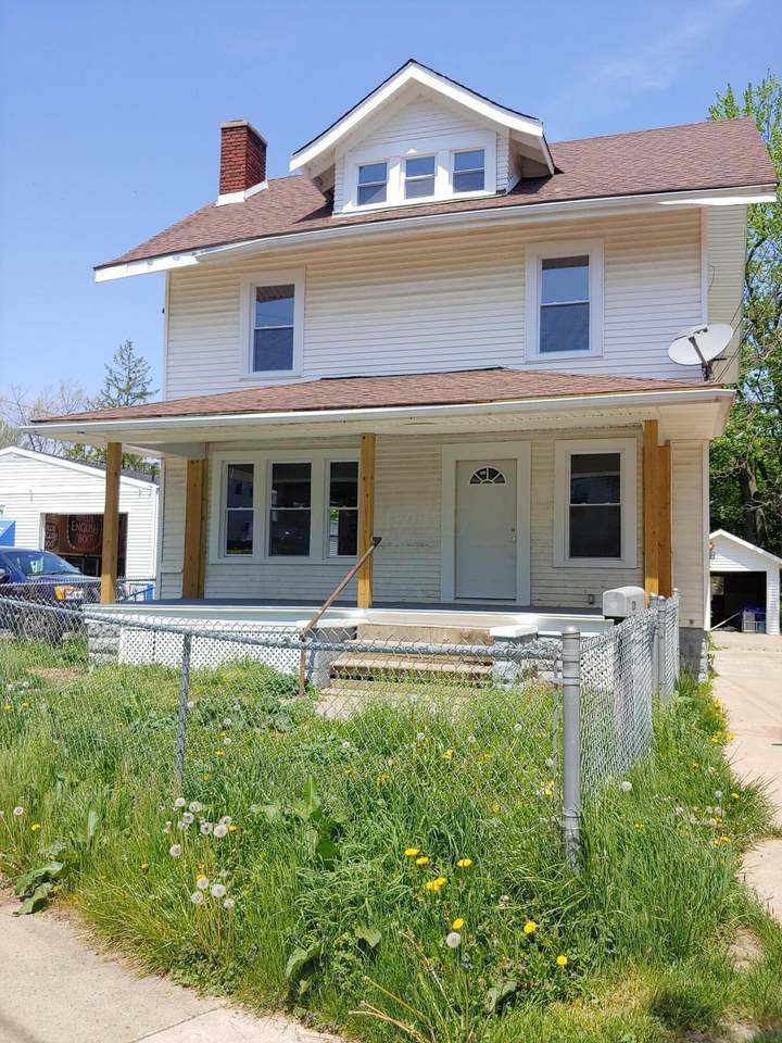 492 4th Street - Photo 1