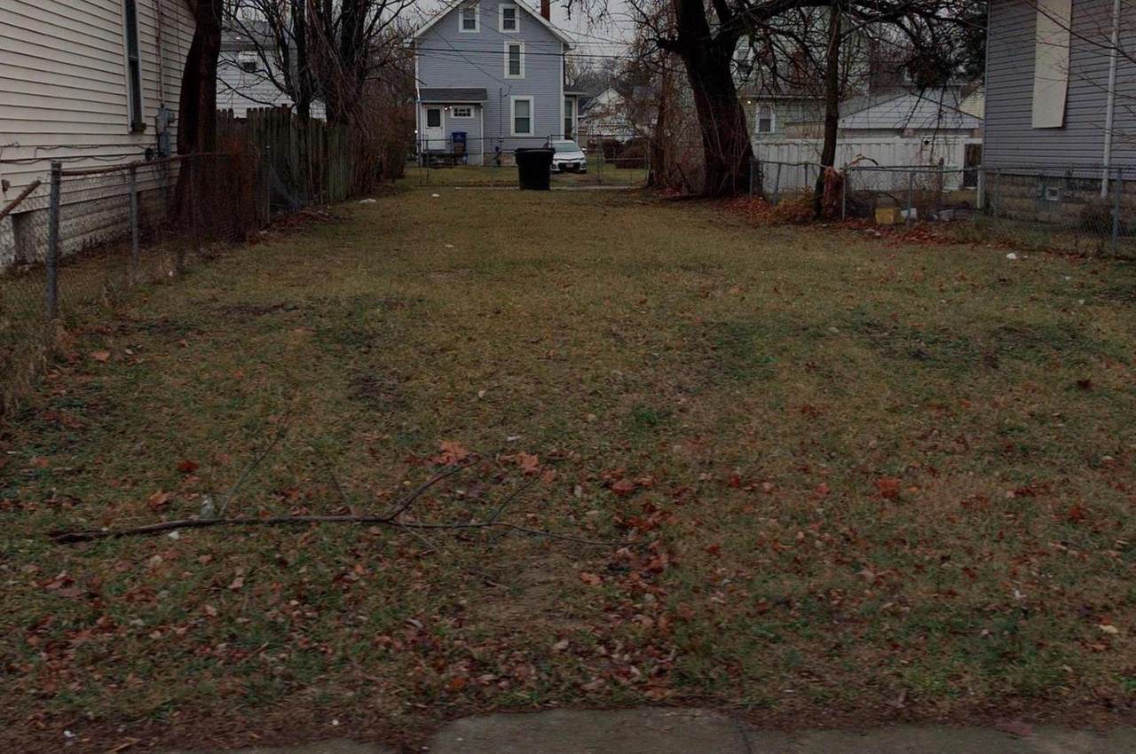 92 Eureka Avenue - Photo 1