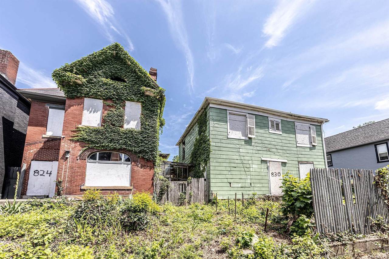 824 Oak Street - Photo 1