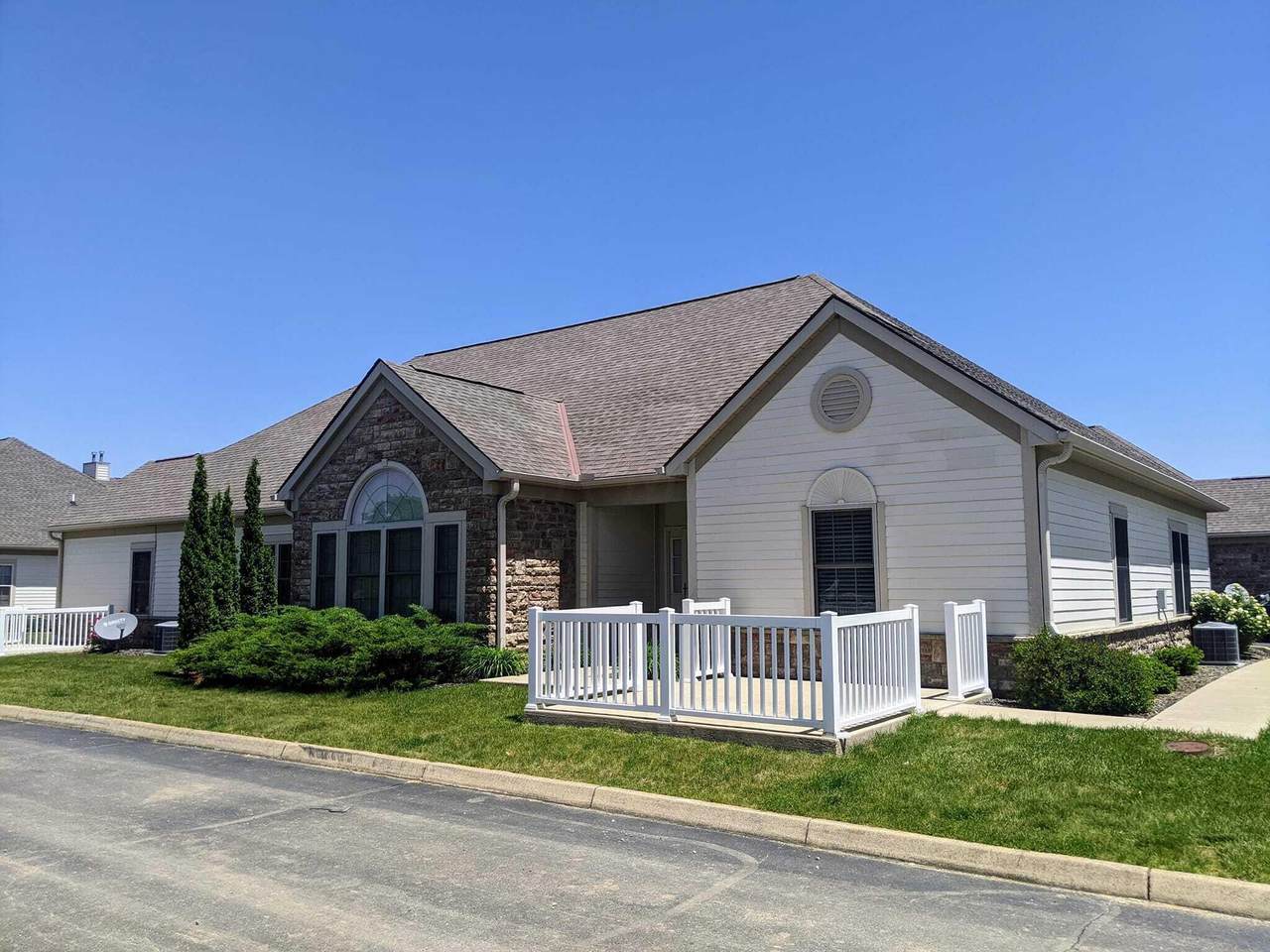 662 Albany Way - Photo 1