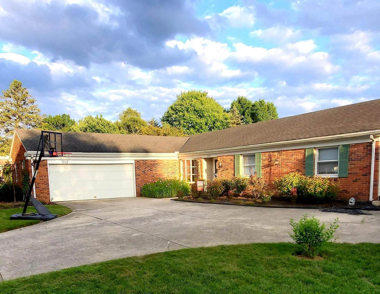 1025 Toulon Avenue - Photo 1