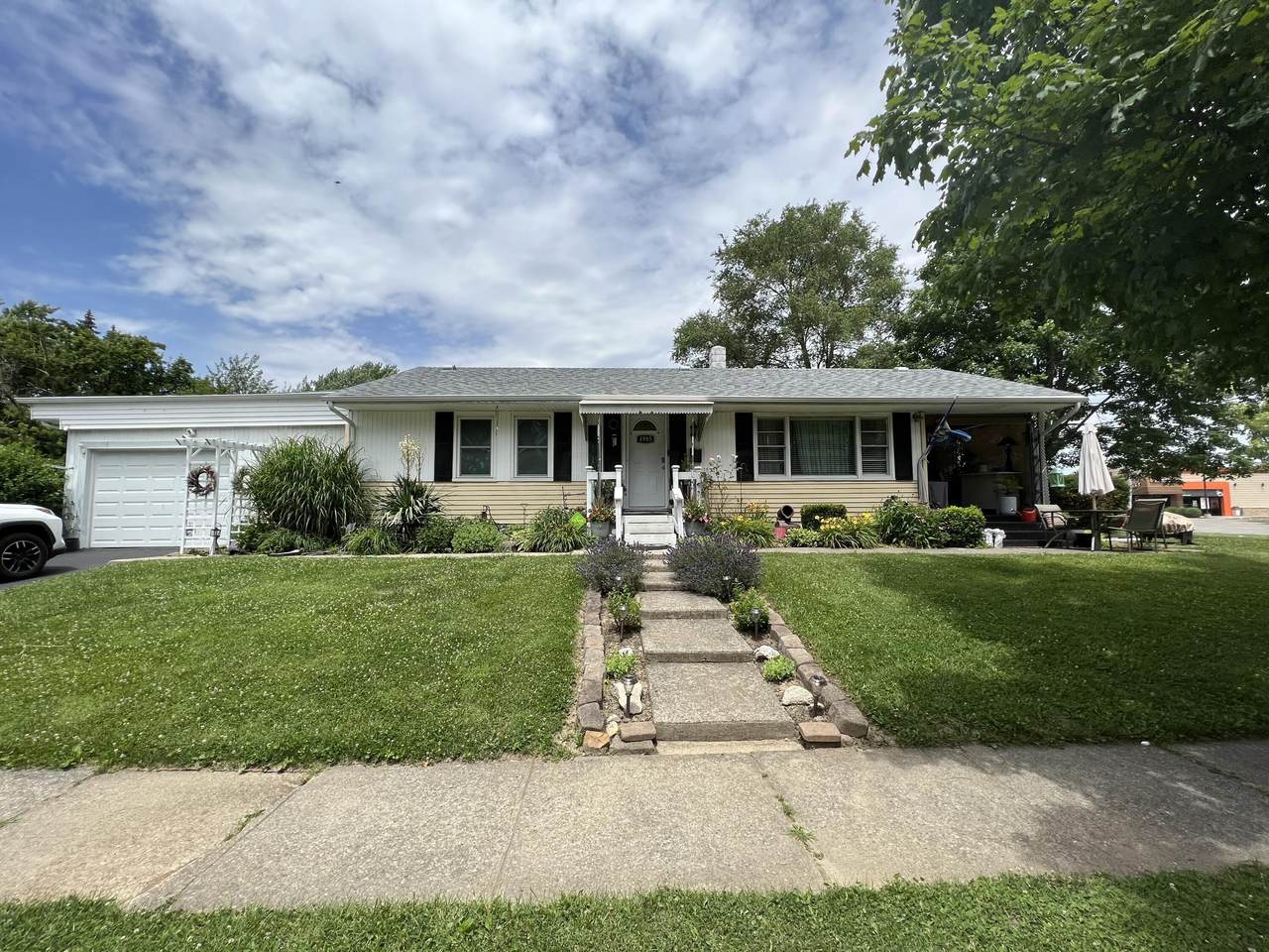 4985 Kolmar Avenue - Photo 1
