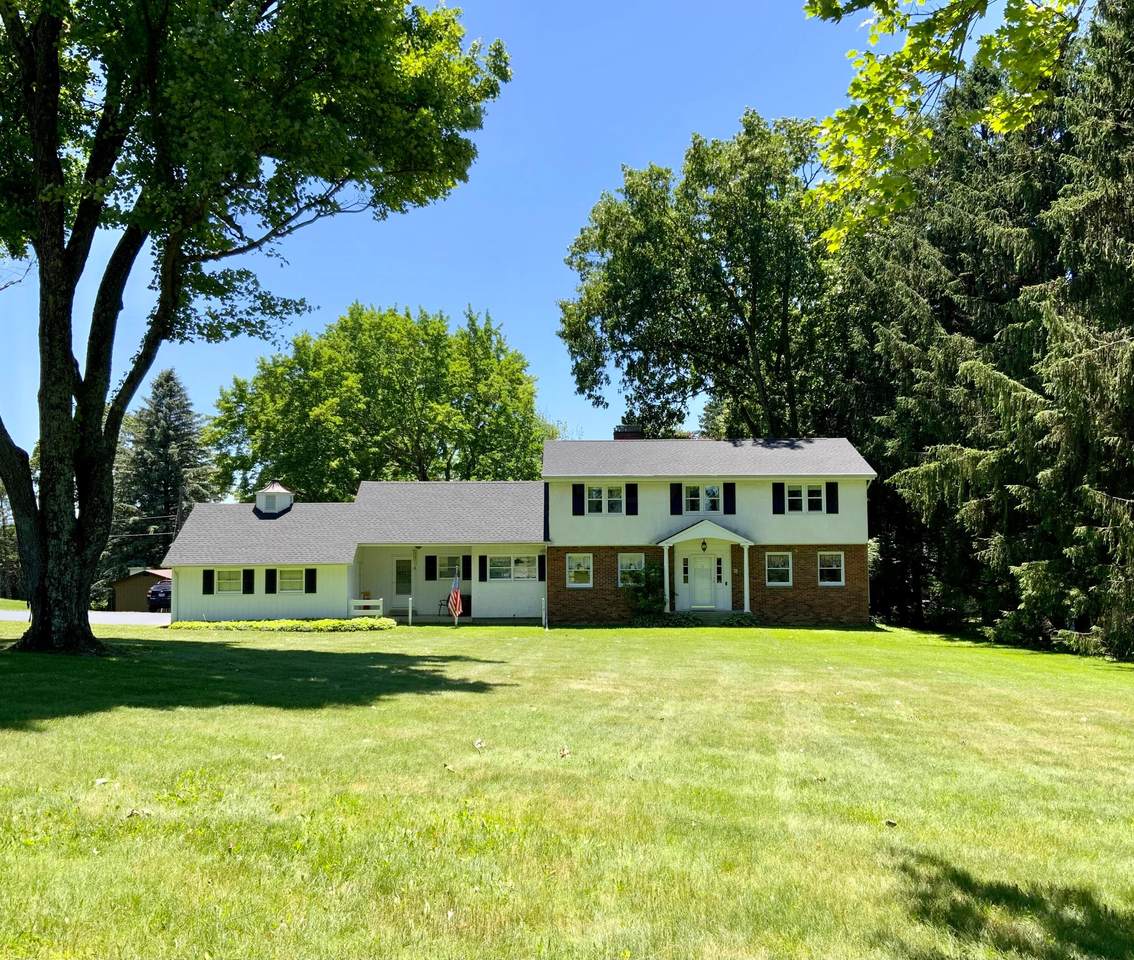 1420 Gambier Road - Photo 1