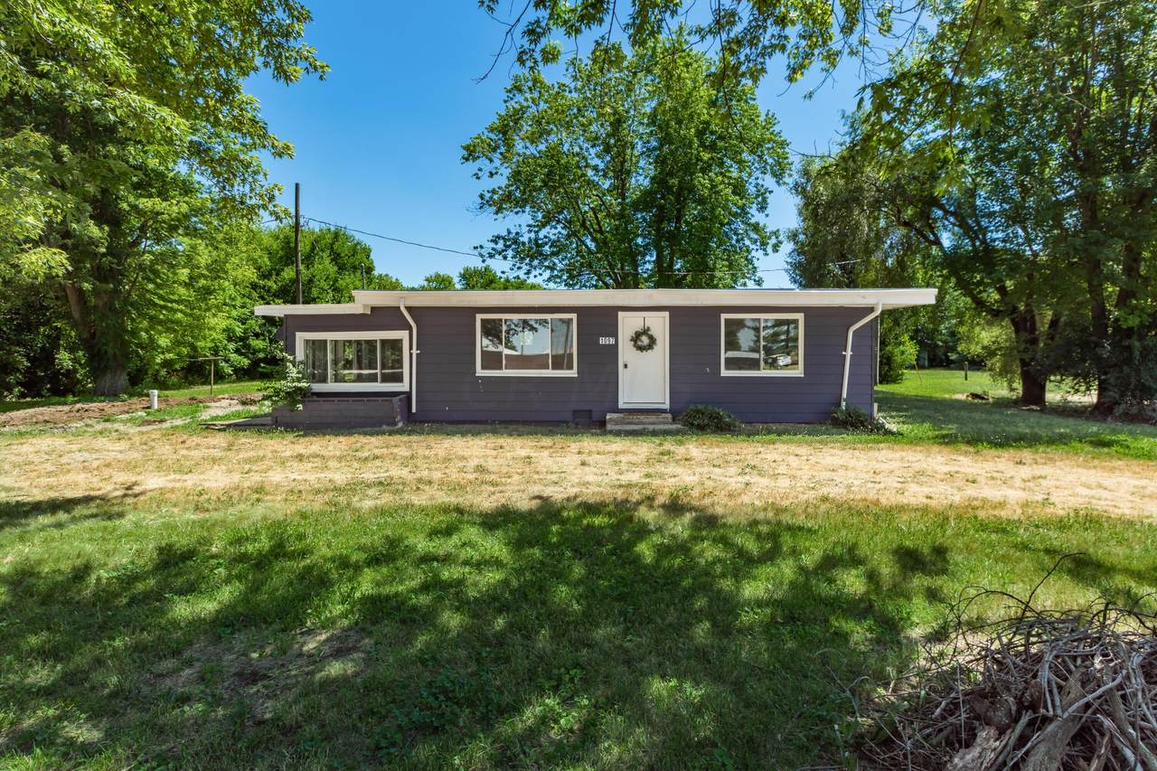 1097 Mill Road - Photo 1