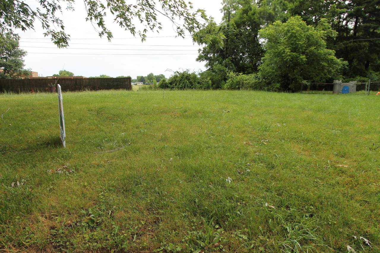 5590 Newport Court - Photo 1