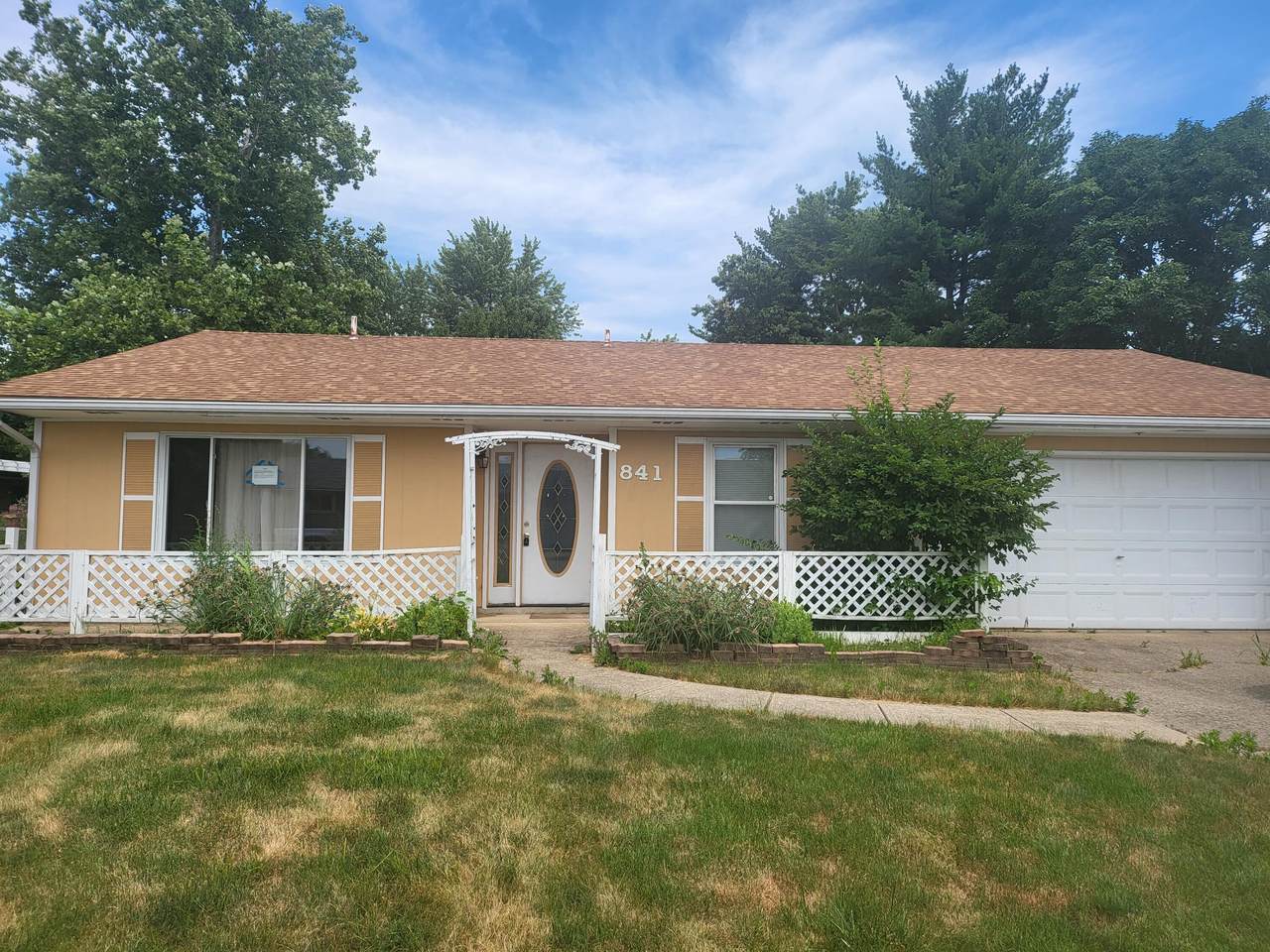 841 Comanche Lane - Photo 1
