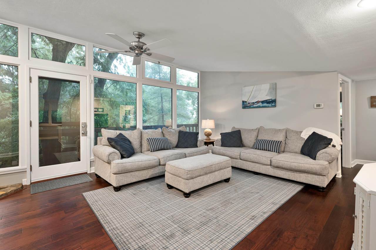 2109 5th Avenue - Photo 1