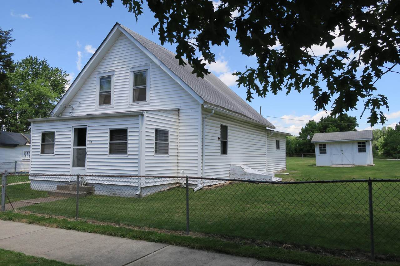 19 Oak Street - Photo 1