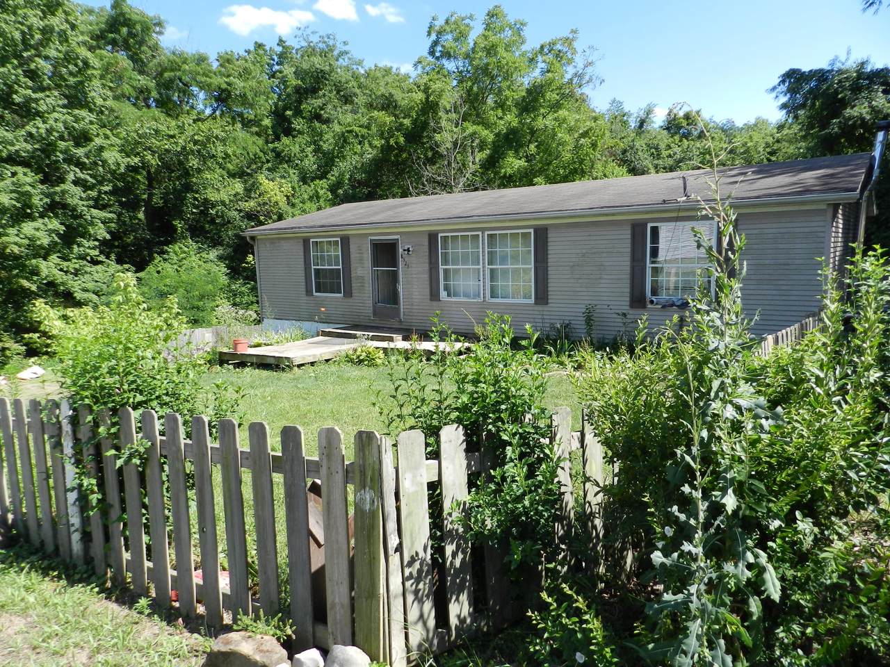8525 Royalton Road - Photo 1