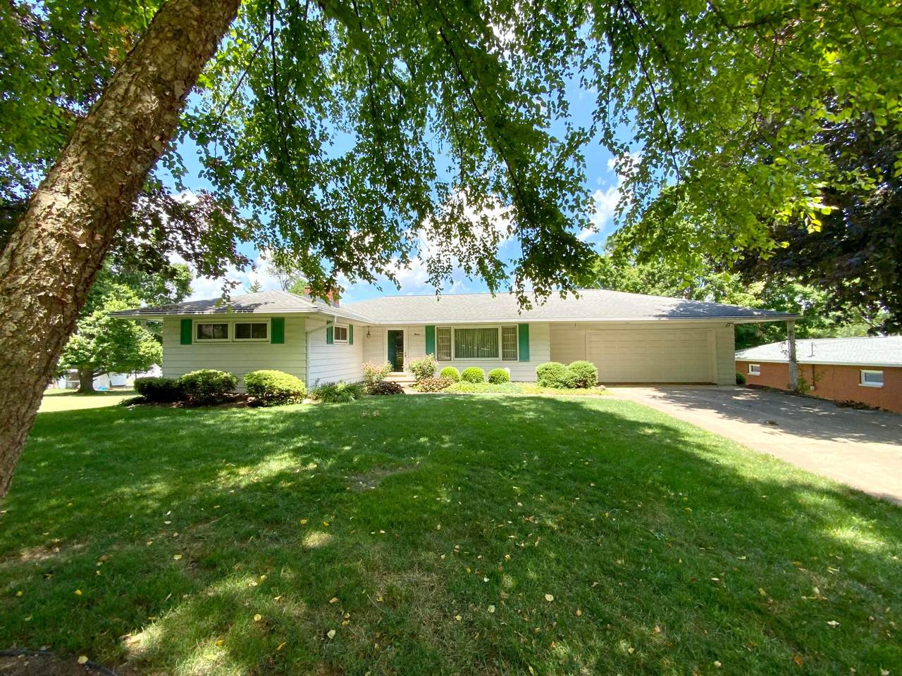 12 Summit Drive - Photo 1