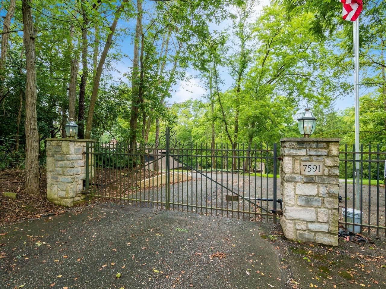 7591 Riverside Drive - Photo 1