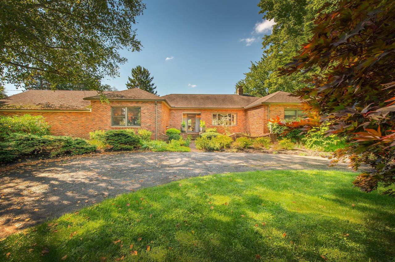 1490 Park Road - Photo 1