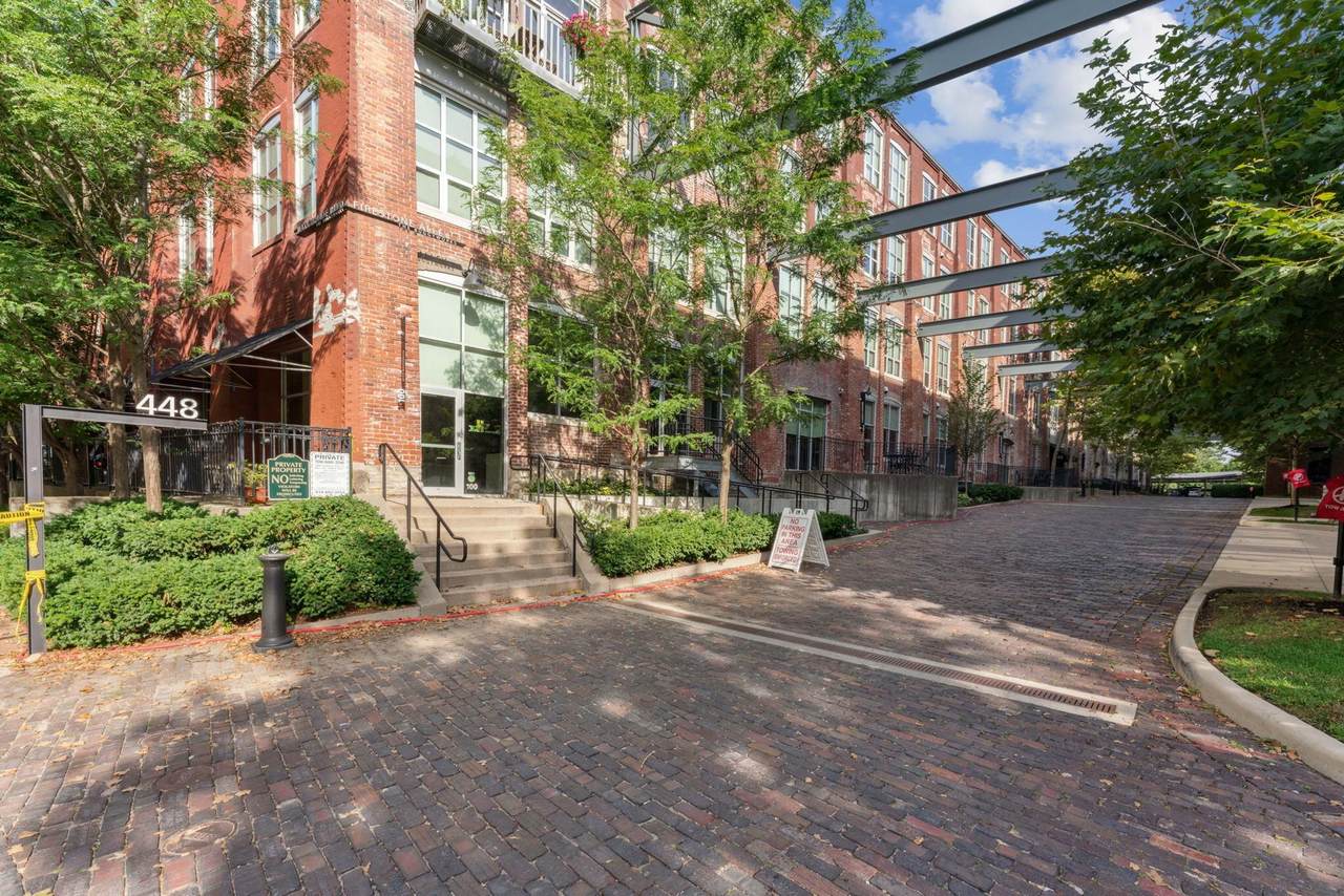 448 Nationwide Boulevard - Photo 1