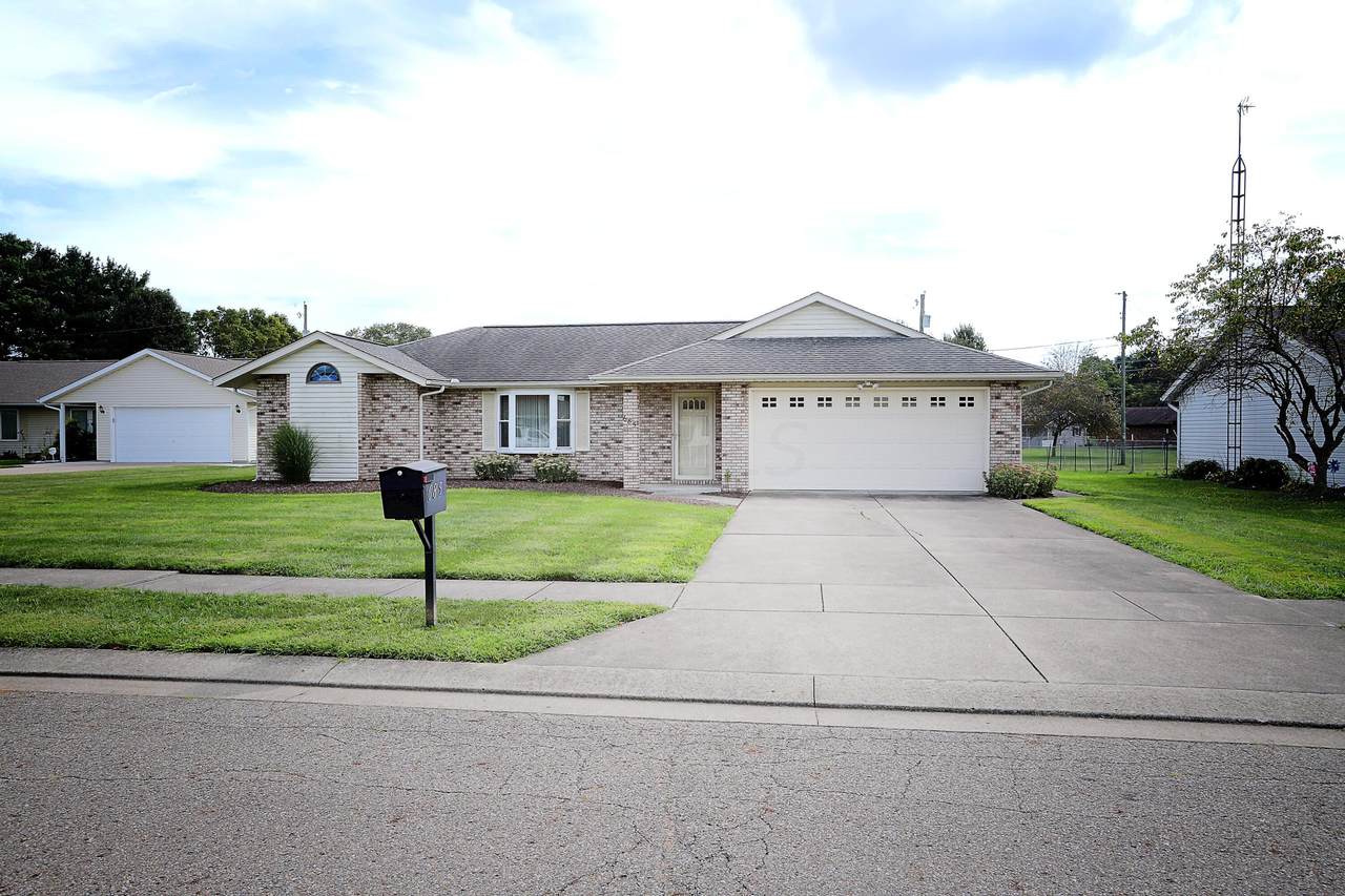 685 Robinson Drive - Photo 1