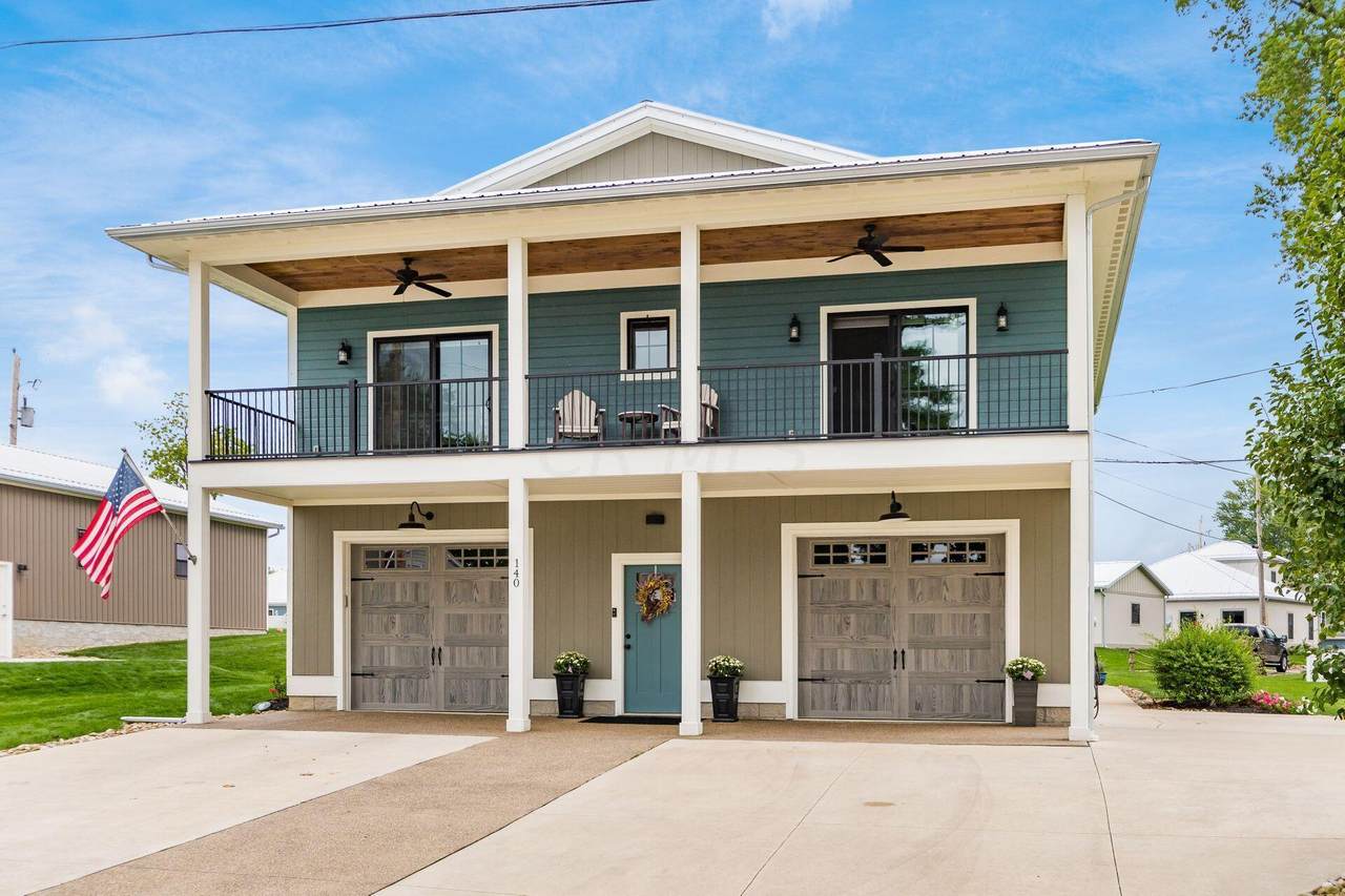 140 Lakeview Drive - Photo 1