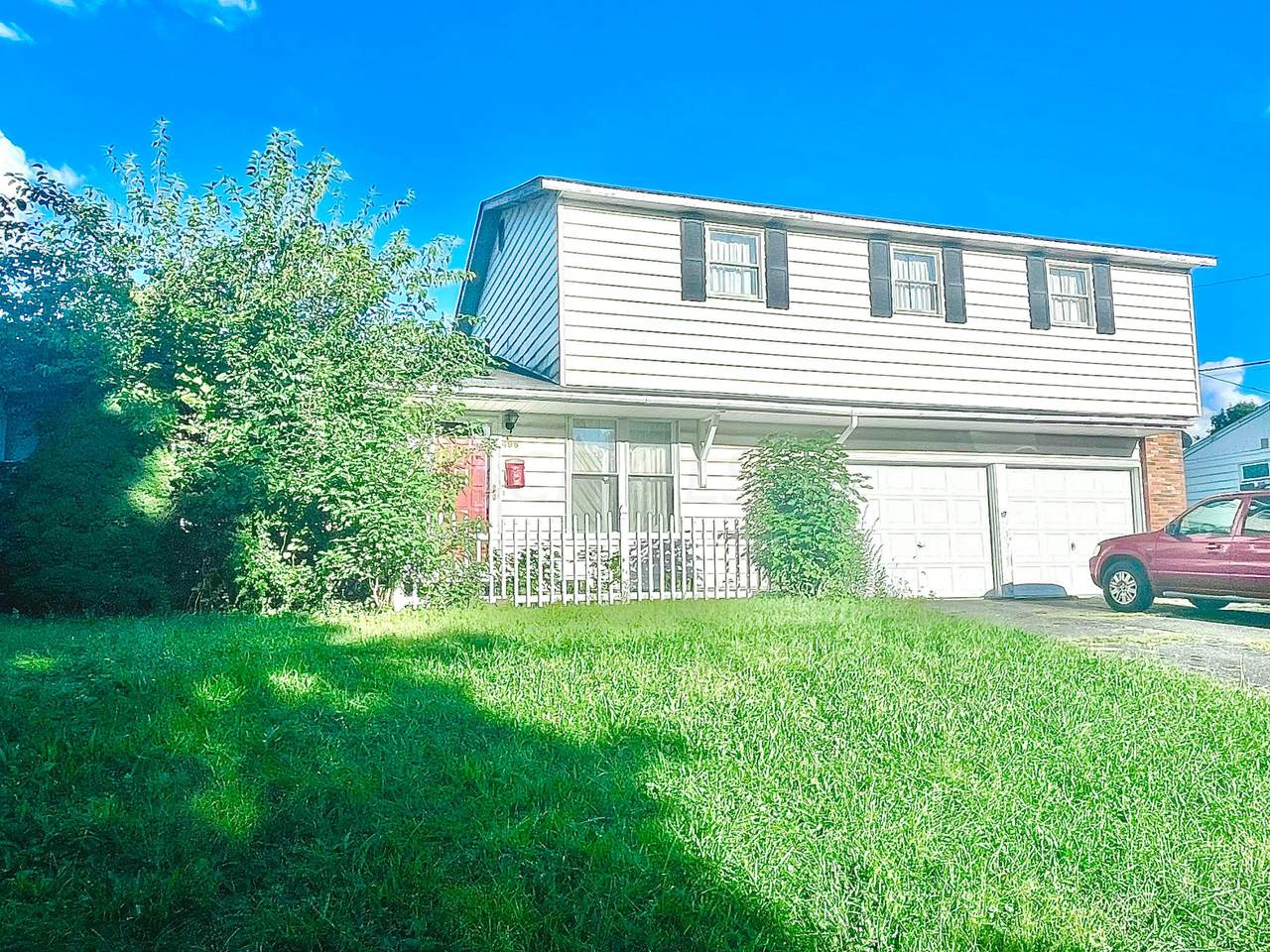 498 Woodland Drive - Photo 1