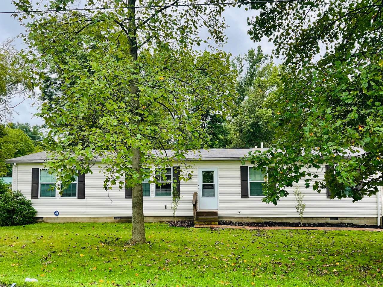 302 Railroad Street - Photo 1