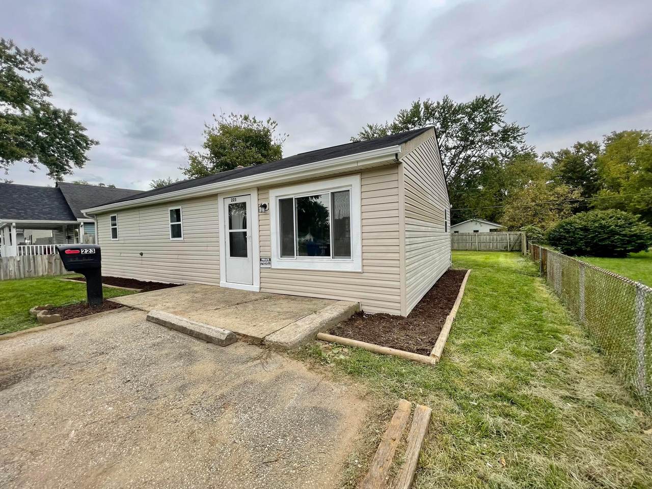223 Southard Drive - Photo 1
