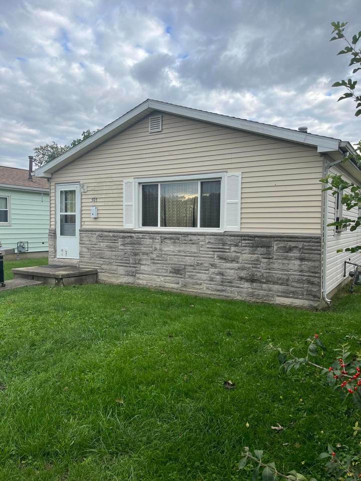 305 Twain Avenue - Photo 1