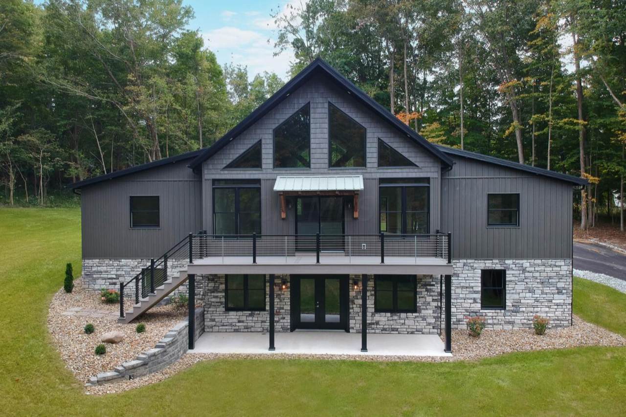 529 King Beach Drive - Photo 1