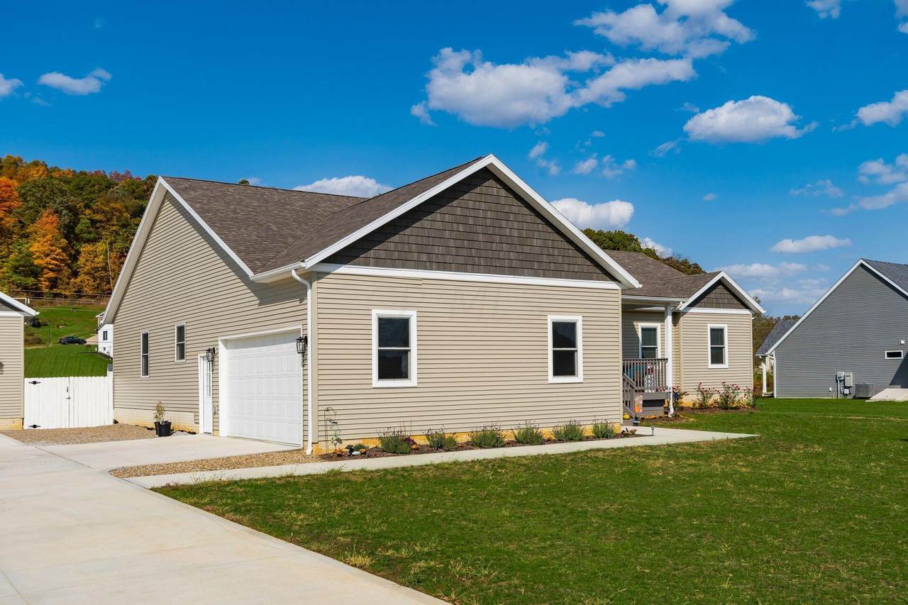 722 Colby Way - Photo 1