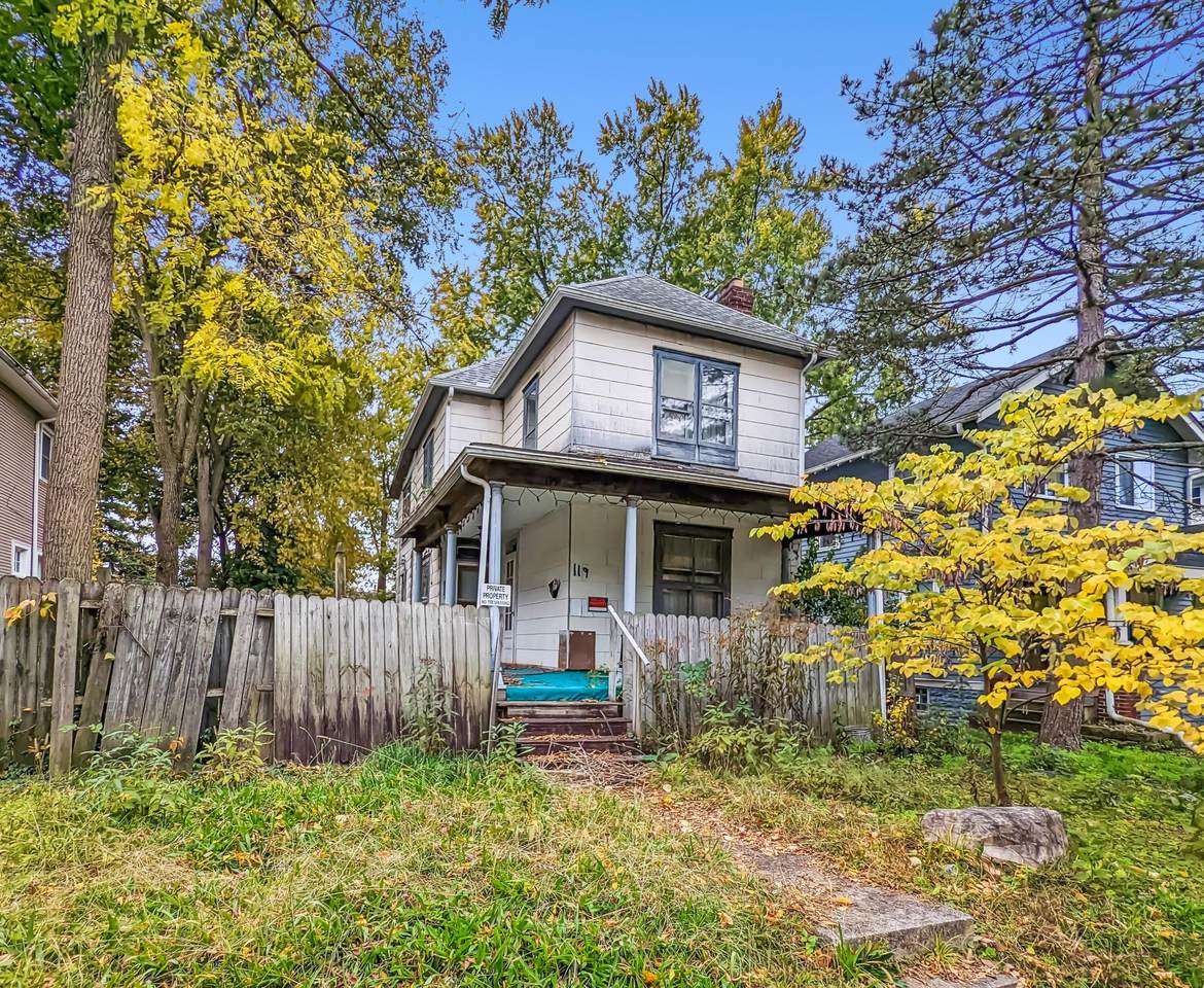 119 North Broadway - Photo 1