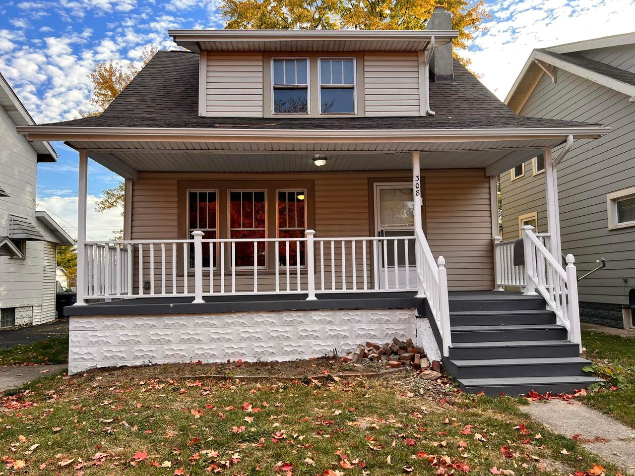 308 Warren Avenue - Photo 1