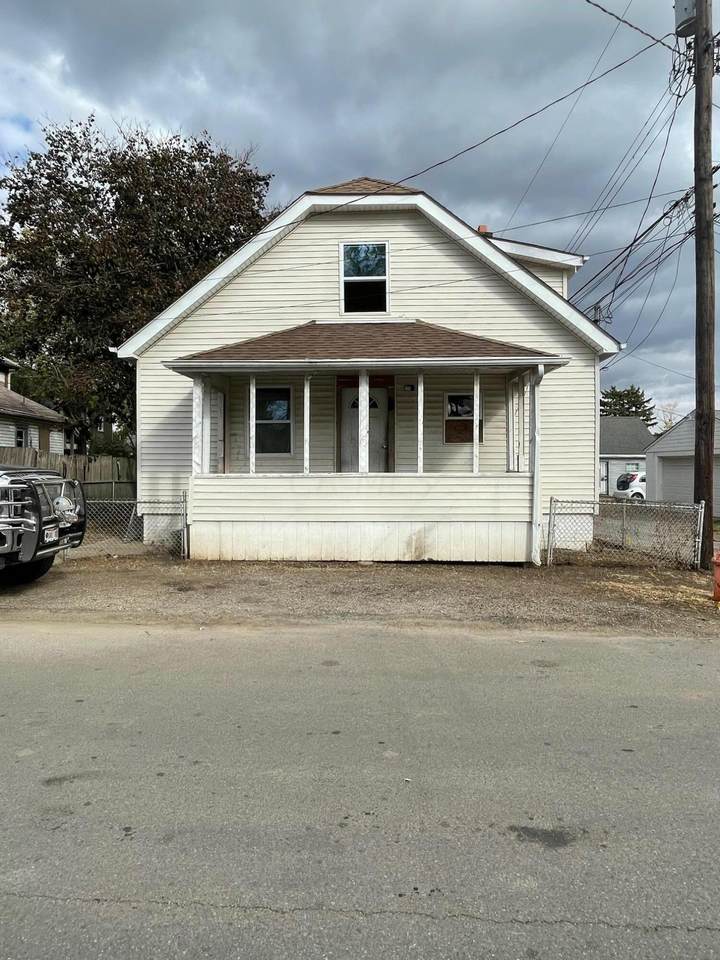 378 Hawkes Avenue - Photo 1