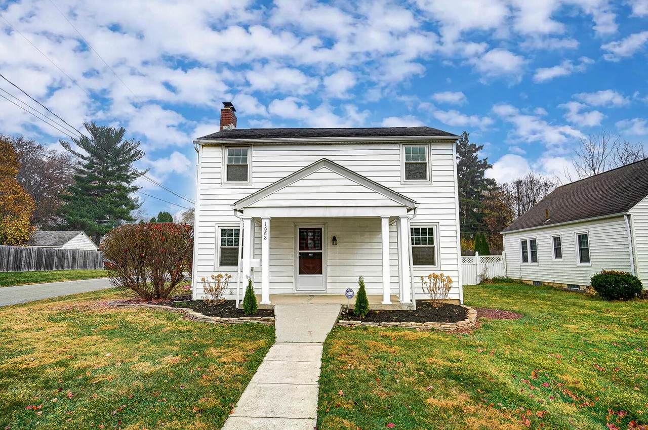 1688 Lakeview Avenue - Photo 1